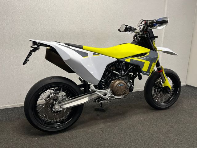 husqvarna - 701-supermoto