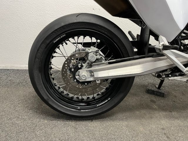 husqvarna - 701-supermoto