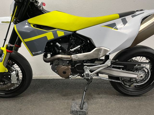 husqvarna - 701-supermoto