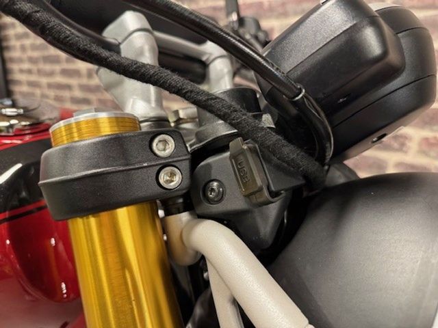 triumph - scrambler-400-x