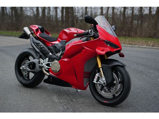 ducati - panigale-v4-s