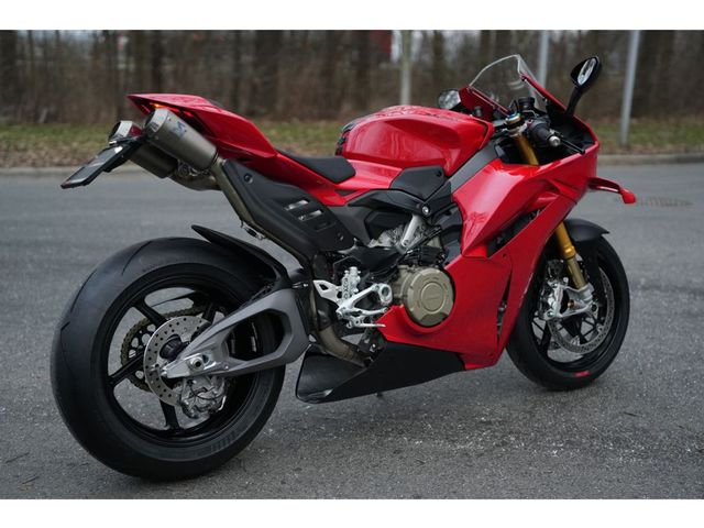 ducati - panigale-v4-s
