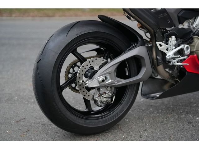 ducati - panigale-v4-s