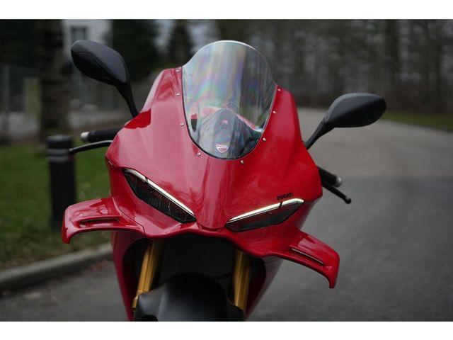 ducati - panigale-v4-s