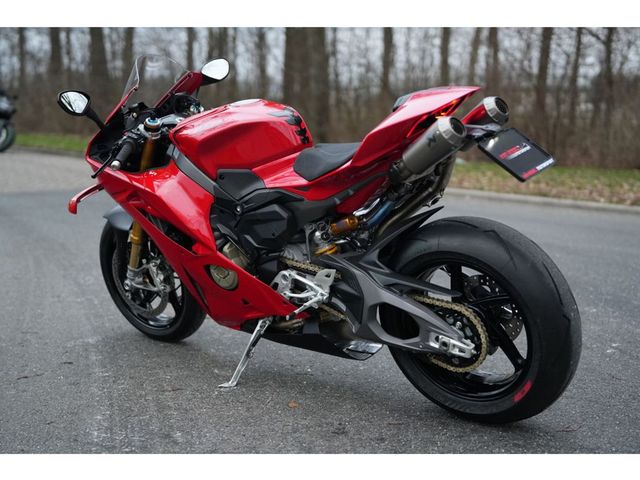ducati - panigale-v4-s