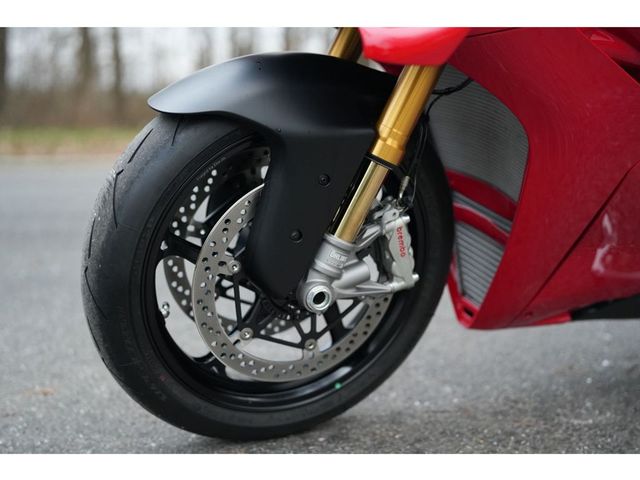 ducati - panigale-v4-s