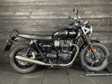 TRIUMPH STREET TWIN