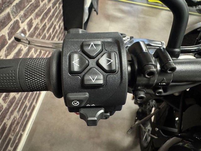 triumph - scrambler-1200-x