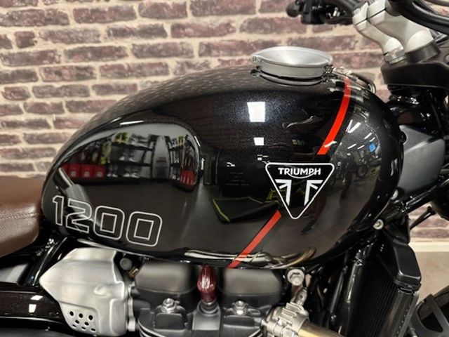 triumph - scrambler-1200-x