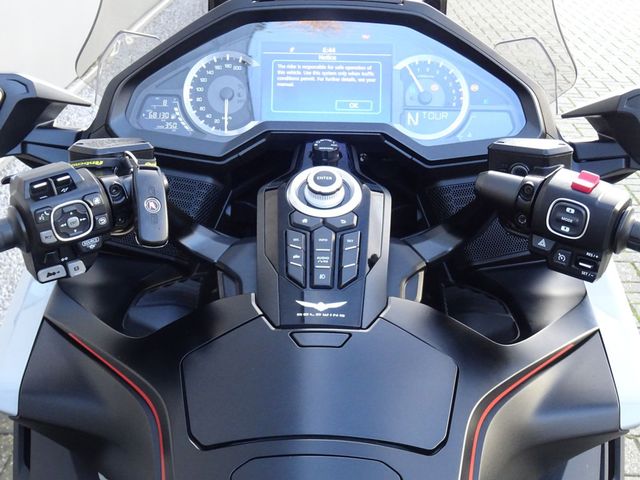 honda - gl-1800-goldwing-f6b