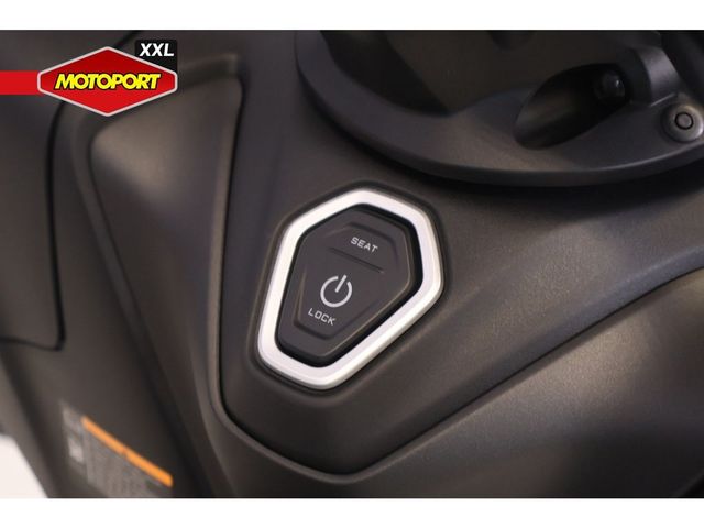 yamaha - tmax-tech-max-560