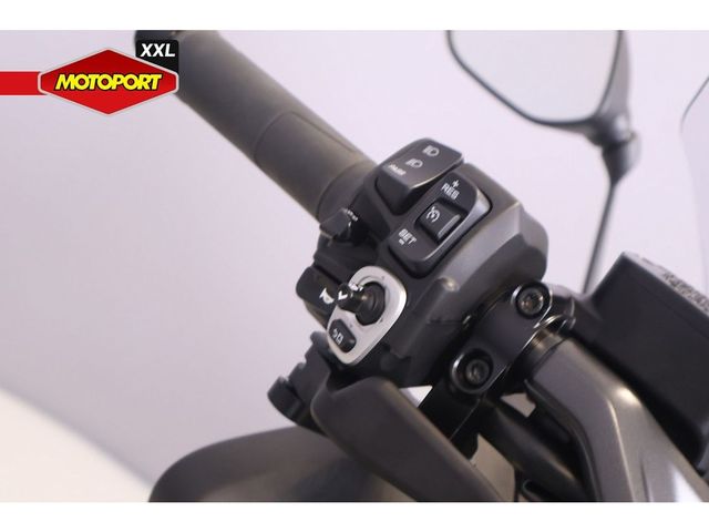 yamaha - tmax-tech-max-560