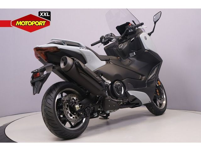 yamaha - tmax-tech-max-560