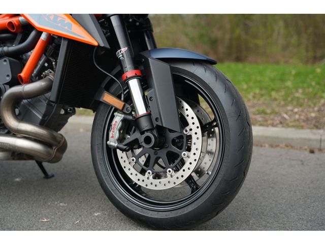 ktm - 1290-super-duke-r
