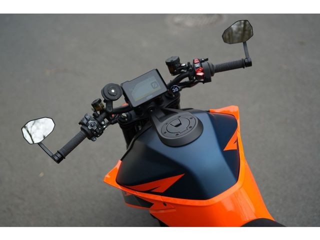 ktm - 1290-super-duke-r