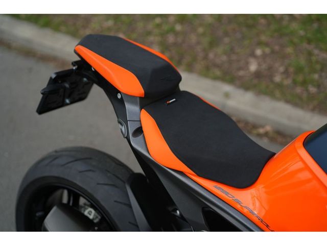 ktm - 1290-super-duke-r