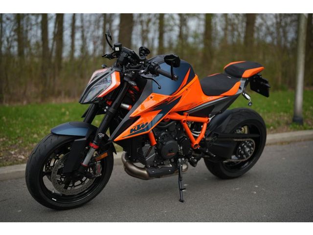 ktm - 1290-super-duke-r