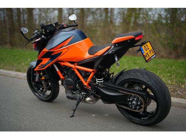 ktm - 1290-super-duke-r