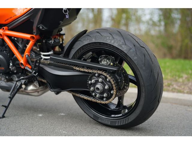 ktm - 1290-super-duke-r
