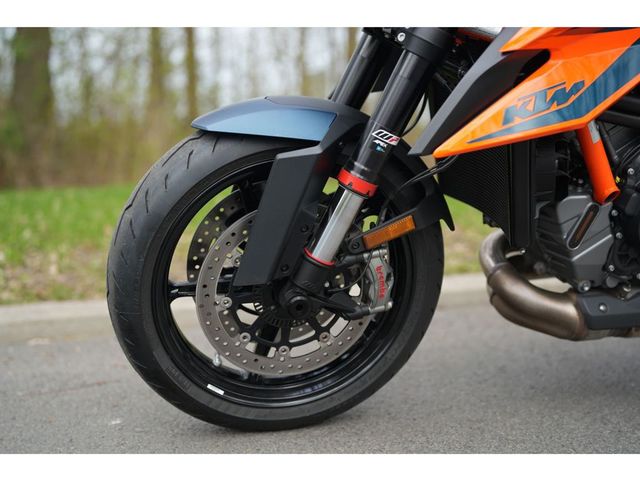 ktm - 1290-super-duke-r