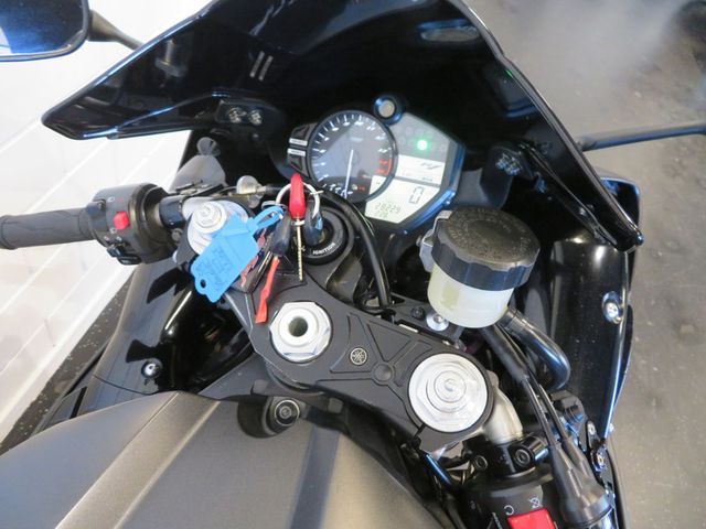 yamaha - yzf-r1