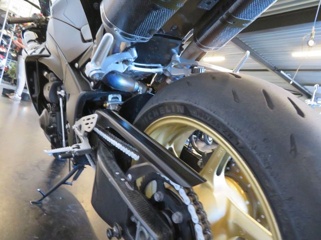 yamaha - yzf-r1