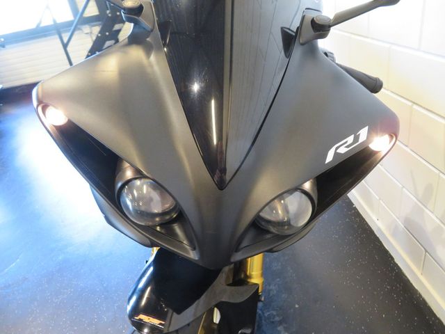yamaha - yzf-r1