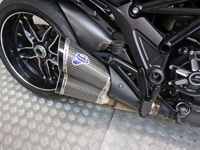ducati - diavel-carbon