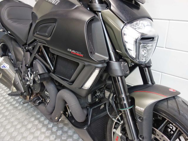 ducati - diavel-carbon