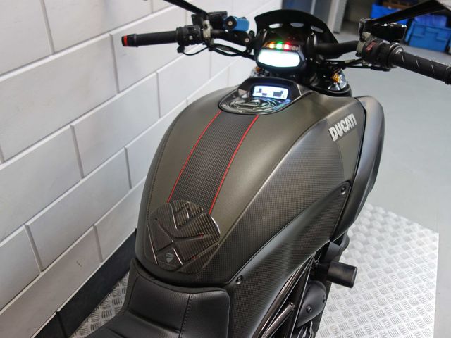 ducati - diavel-carbon