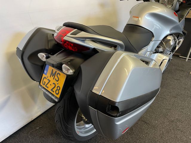 moto-guzzi - norge-1200
