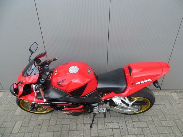 honda - cbr-900-rr-fireblade