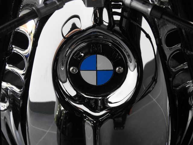 bmw - r-18