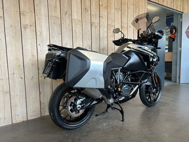 ktm - 1290-super-adventure-s