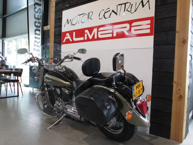 yamaha - xvs-1100-a-dragstar-classic