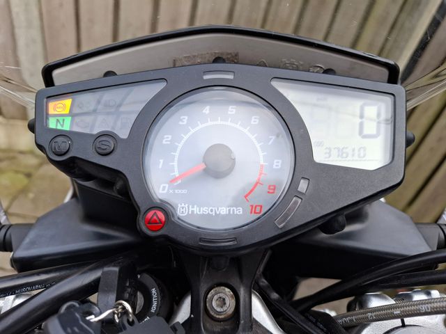 husqvarna - tr-650-strada-abs
