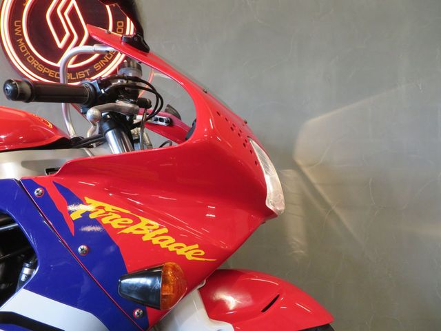 honda - cbr-900-rr-fireblade