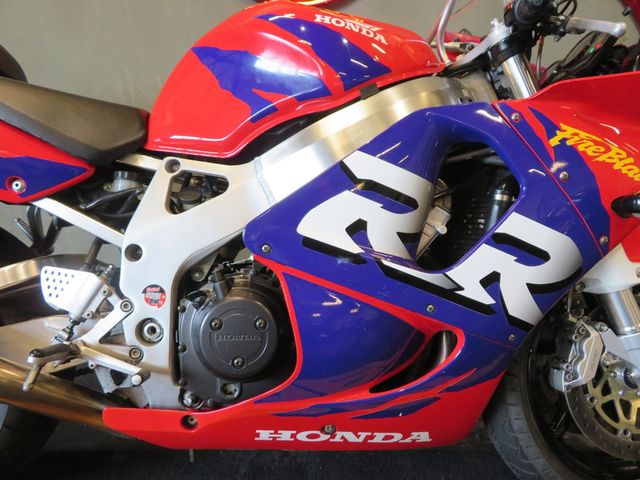 honda - cbr-900-rr-fireblade