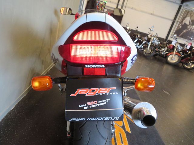 honda - cbr-900-rr-fireblade