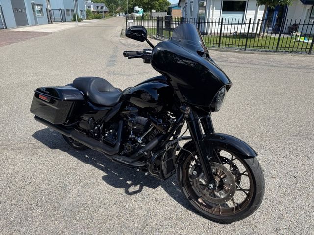 harley-davidson - street-glide-st-flhxst