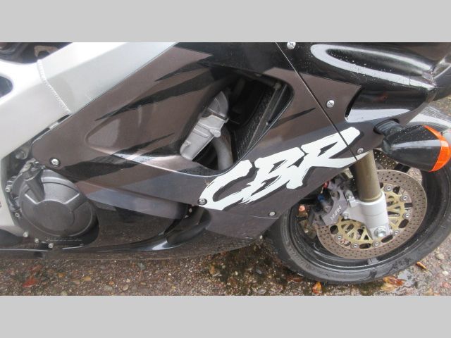 honda - cbr-900-rr-fireblade