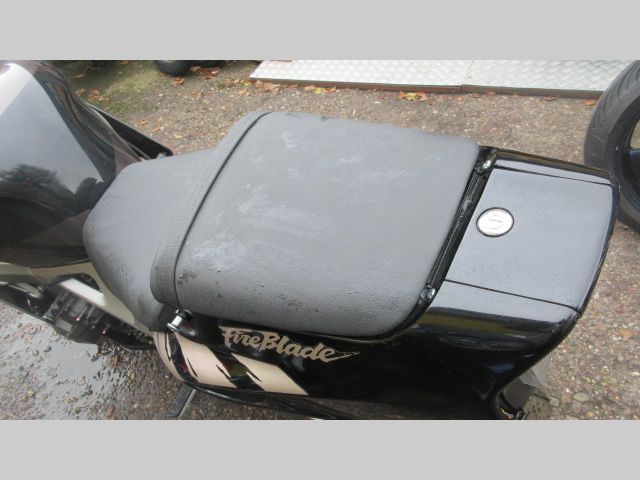honda - cbr-900-rr-fireblade