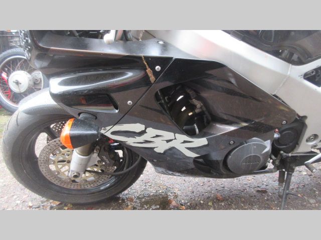 honda - cbr-900-rr-fireblade