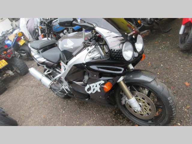 honda - cbr-900-rr-fireblade