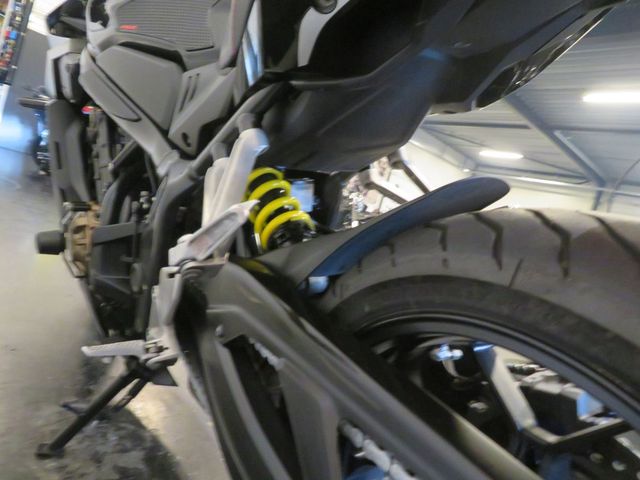 honda - cbr-650-r
