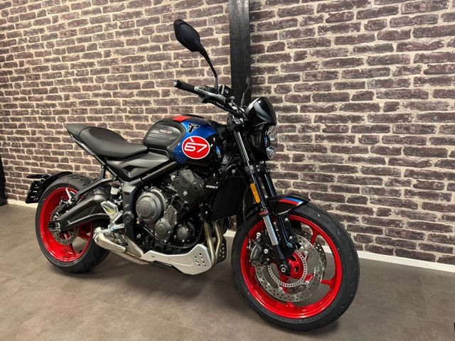triumph - trident-660