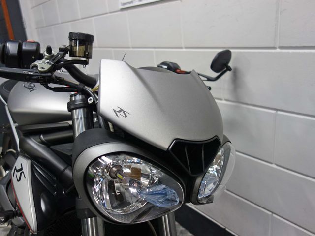 triumph - street-triple-rs