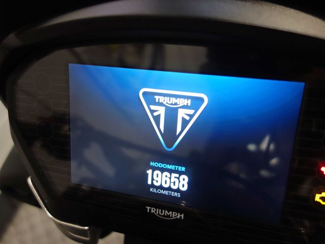 triumph - street-triple-rs