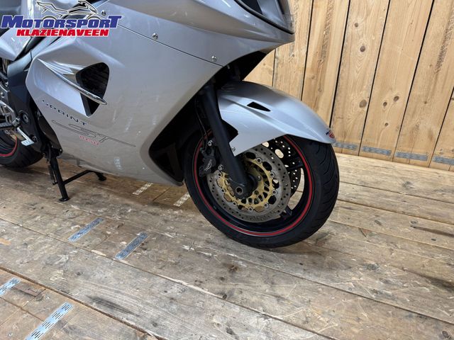triumph - sprint-st-1050