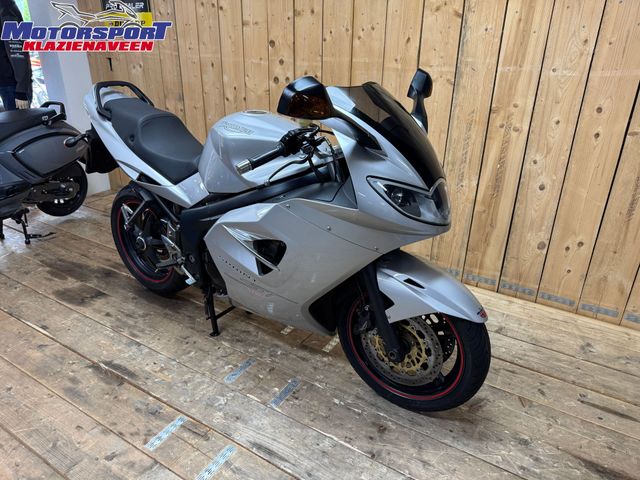 triumph - sprint-st-1050